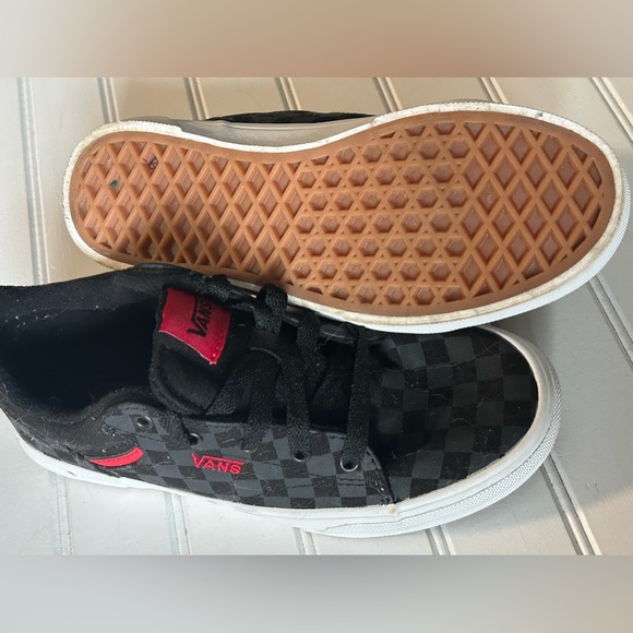 VANS off the wall youth size 3 sneakers in new condition - Picture 4 of 5